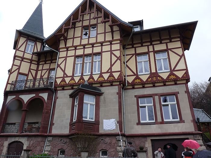 Gedenktafel enth&uuml;llt