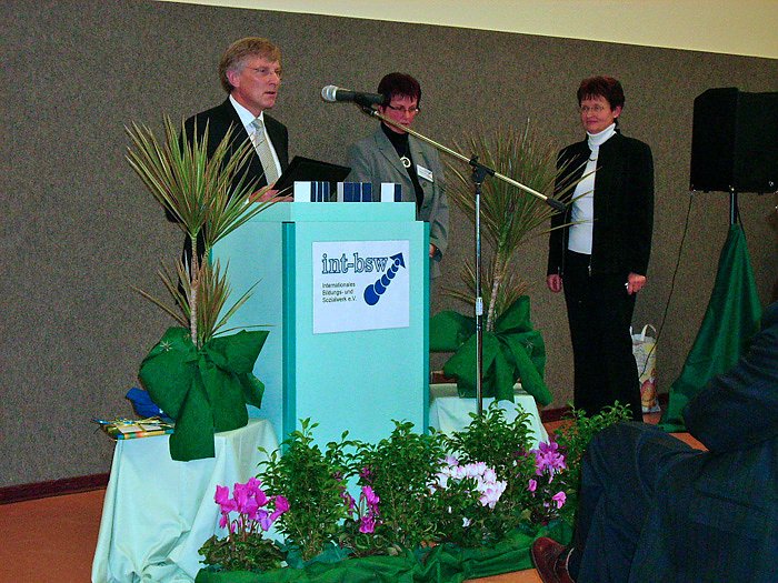 20 Jahren Internationalen Bildungs- und Sozialwerkes e.V.