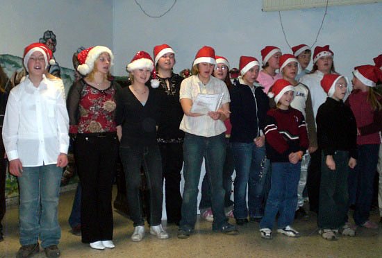 Der Chor der F&ouml;rdereinrichtung mit weihnachtlichen Liedern.