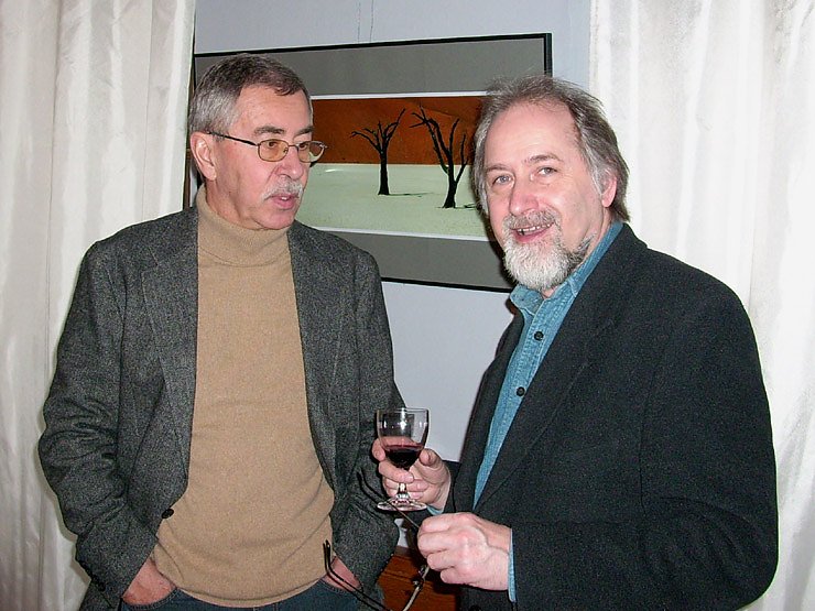 Gerhard Leib (links) im Gespr&auml;ch mit Besuchern