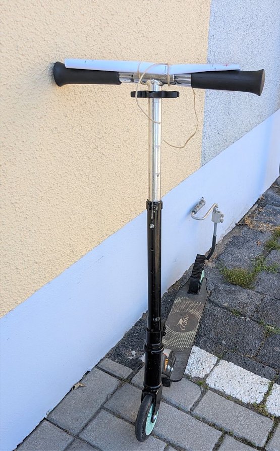 Bild: Wem geh&ouml;rt der Roller?